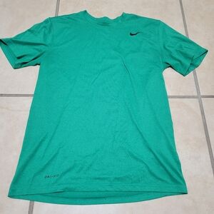2 Men's Shirts Red And Green Nike And Under Armour Medium